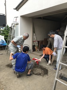 山車を出すための穴掘り